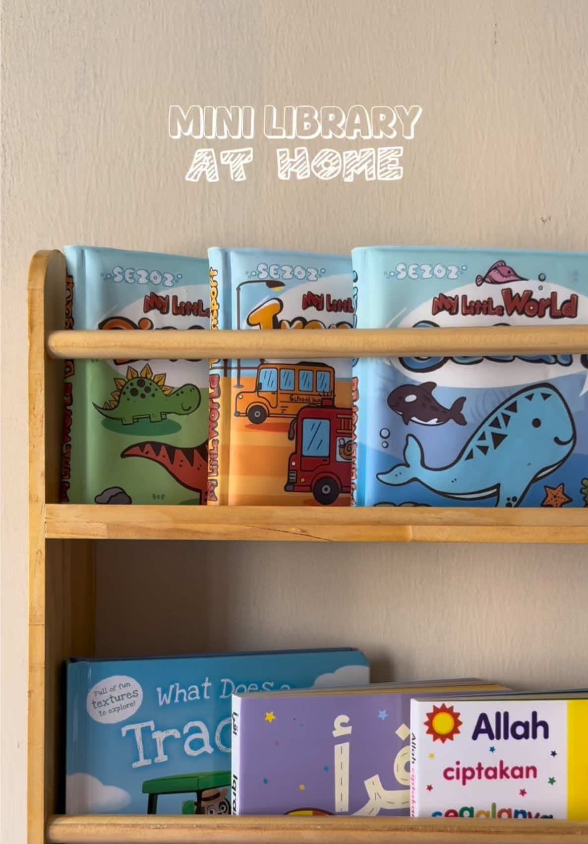 Set up a mini library at home! Wall Mounted Bookshelf ni menjadi pilihan sebab Mommy memang cari bookshelf yang jimat ruang. Bookshelf Installation boleh tengok sini@Raa | Homelife Vlog #bookshelf #wallmountedbookshelf #homedecor 