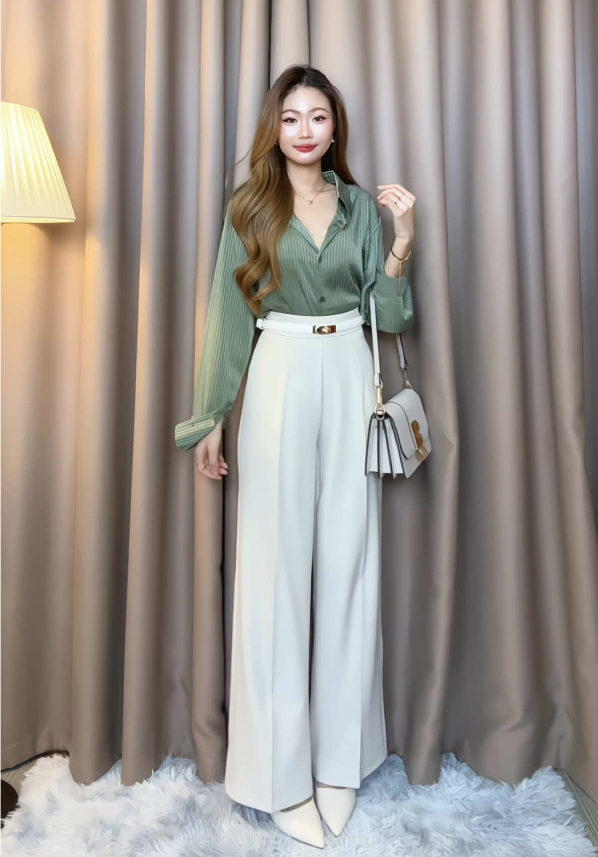 @ตุ๊กตาทอง @ตุ๊กตาทอง @ตุ๊กตาทอง กระบอกกลางที่เนื้อผ้าดี ใส่สบายเวอร์ เหมือนตัวละ 300+ แต่ราคาคือน่ารักสุด ๆ ๆ 📍ในคลิปใส่สีครีม✨ #กางเกงใส่ทํางานผู้หญิง #กางเกงขายาวเอวสูง #กางเกงกระบอกกลาง #กางเกงเอวสูงเก็บพุง #กระบอกกลางเอวสูง #ผ้าบัทเทอร์ #ชุดทํางาน 