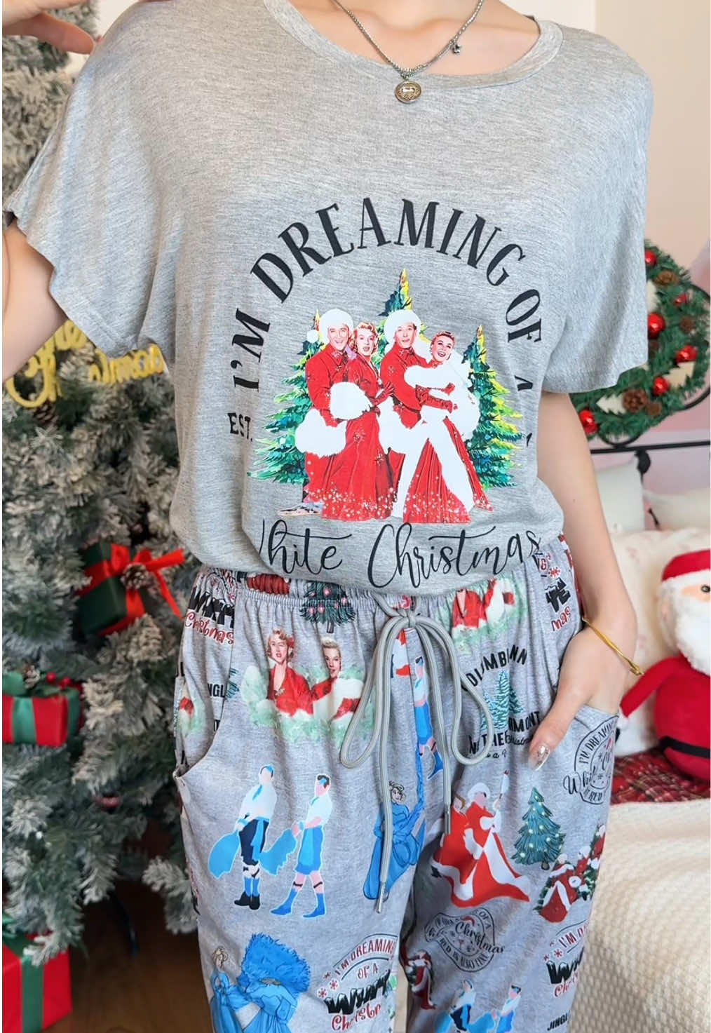 Literally a NEED! these pajamas are so so FUN🤩 you guys if there’s a size that fits you, be sure to get it because it’s about to sell out! And we don’t know when it will be restocked!!#whitechristmas #oldhollywood  #pajamas #christmas #tiktokmademebuyit 