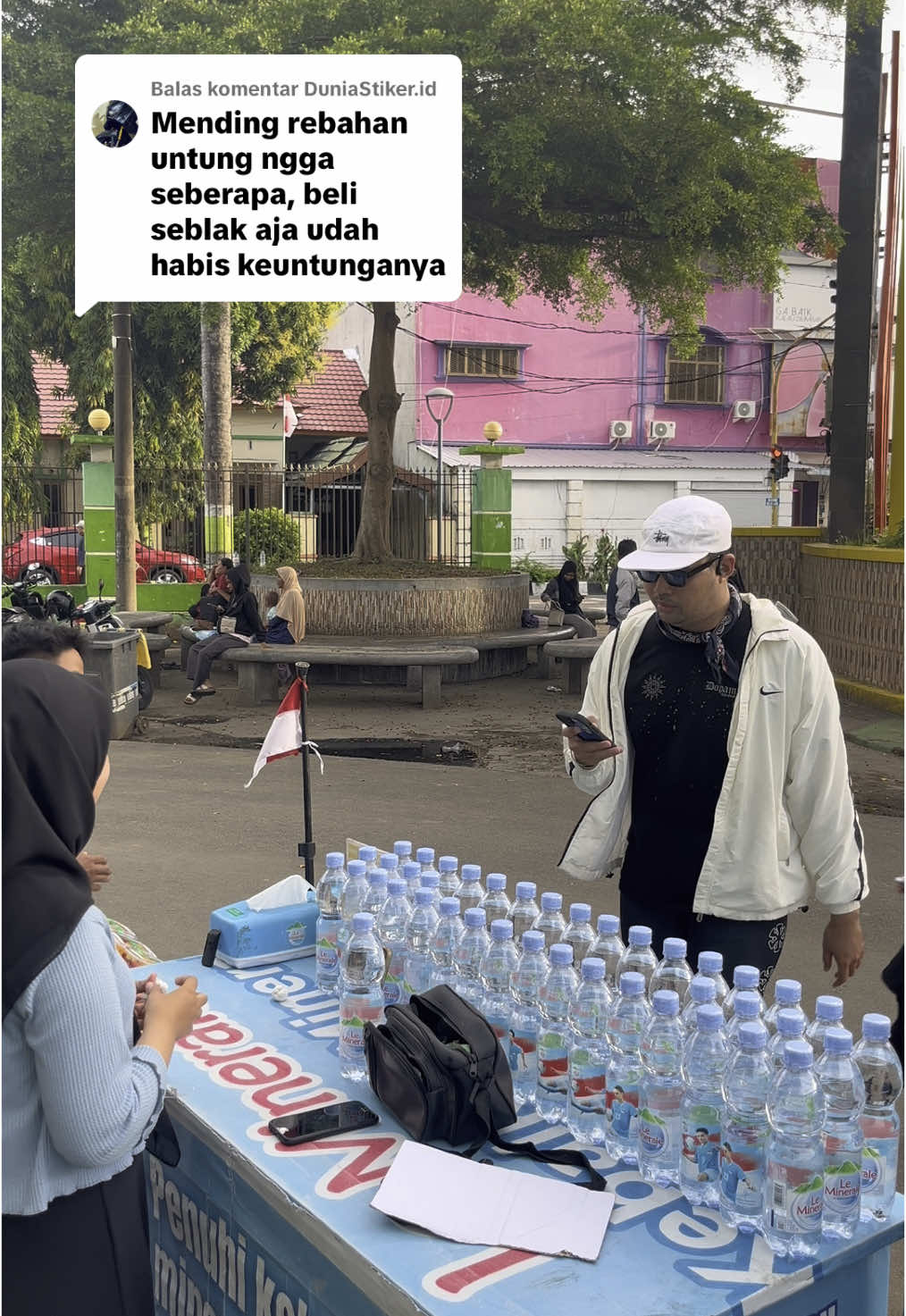 Membalas @DuniaStiker.id sebagai kerjaan sampingan alhamdulillah selalu di syukuri #yangpentingcuan #jualanberkah #pedagangkakilima #usahakecilkecilan #bikinusaha 