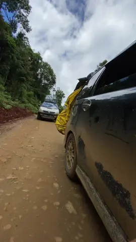 Bersama innova trabas😂#promomakanmerdeka #lintassebaseba🐒 #omprengfamilymorowali #travellumor #omprengluwutimur 