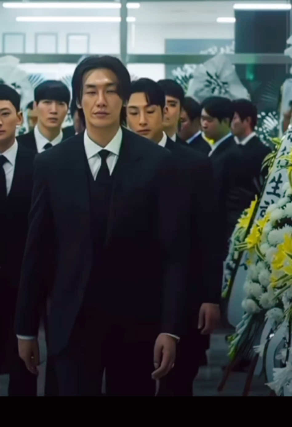 He was betrayed again😭#kimyoungkwang #kimyougkwangedit #kdrama #eviliveedit #triggerdrama #seodoyeongedit #seodoyeong #triggeredit 