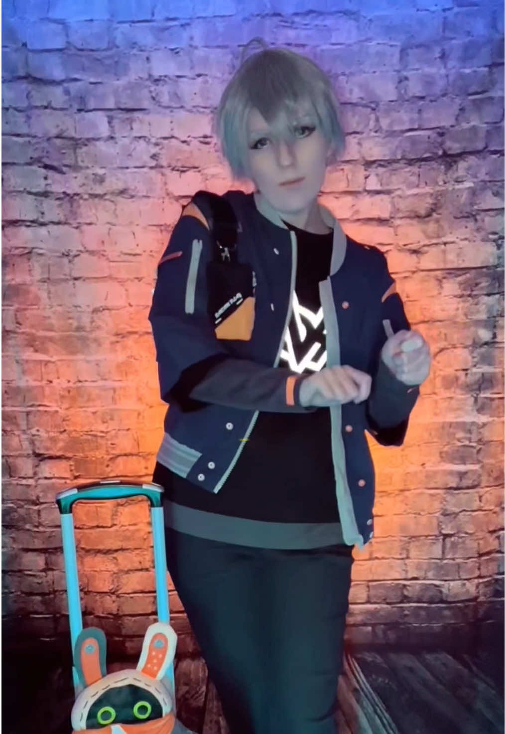 Must… resist urge to lipsync everything 😆 saw a cute dance trend to this and thought I’d try it! #wise #zenlesszonezero #hoyocreators #hoyoverse #eous 