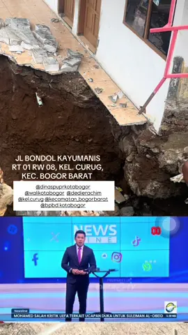 🚨 Darurat! Jalan tergerus, rumah warga di tepi longsor kini menggantung tanpa penahan. Di Jl. Kayumanis Bondol, Kelurahan Curug, Bogor Barat, saluran drainase jebol dan merembet ke TPT sayap jembatan hingga jembatan ikut ambles. 💥 Dampak: Rumah warga terancam ambruk. Jalan dan jembatan tidak aman dilalui Keselamatan warga dan pengguna jalan terancam, terutama saat hujan. 🙏 Permohonan: Kami memohon BPBD, PUPR, dan Pemerintah Kota Bogor untuk segera turun ke lokasi dan melakukan penanganan permanen sebelum kerusakan meluas dan menimbulkan korban. Keselamatan warga harus jadi prioritas! #Bogor #Bencana #Longsor #JembatanAmbles      @dpuprkotabogor @BPBD KOTA BOGOR @Kang Jenal Mutaqin @infobogor24jam @infobogor 