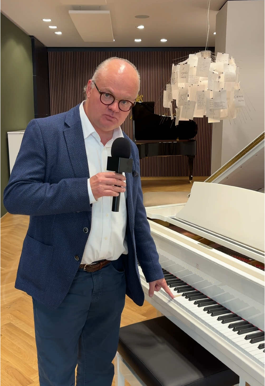 Was ist denn eigentlich der Unterschied zwischen einem Klavier und einem Flügel?👀 Claudio erklärts! #steinway #steinwaygallerybadenbaden #steinwaygallery #steinwaypiano #steinwayandsons 