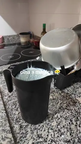 só essa jarra original da Tupperware é capaz de fazer essa mágica! 