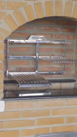 🔥 Transforme sua área gourmet com o Kit de Equipamento GIRAGRILL PAINEL FLT INOX! Com design clean e sofisticado, esse kit é ideal para quem busca funcionalidade, técnica e elegância no churrasco. ✅ Três alturas de trabalho ✅ Grelha Argentina com coletor de gordura ✅ Grelha Aramada + duas Grelhas Auxiliares O kit completo que eleva o padrão do seu churrasco! 🎥 Assista ao vídeo e veja todos os detalhes desse equipamento incrível! #churrasco #Brasil #Giragrill #kitflt #churrasqueira 
