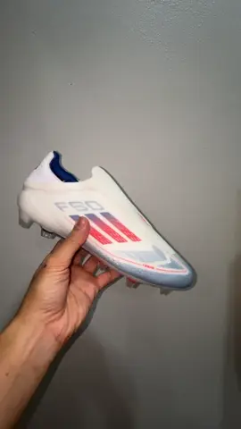 #รองเท้ากีฬา #รองเท้าสตั๊ด #รองเท้าฟุตบอล 