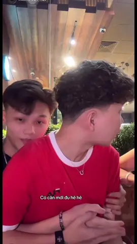 Không hun được thì đôi tay mình linh hoạt 1 chút #thanhvaphat #thanhphat #xinbi #couple #coupleviet #đammy #boylove 