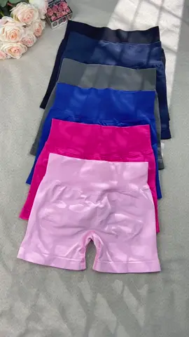 Solid High Waist Gym Shorts for Women, Breathable & Stretchy Skinny Fit for Any Workout 💪 #HighWaistShorts #GymWear #ActivewearForWomen #BreathableShorts #StretchyFit #OOTD #wzf