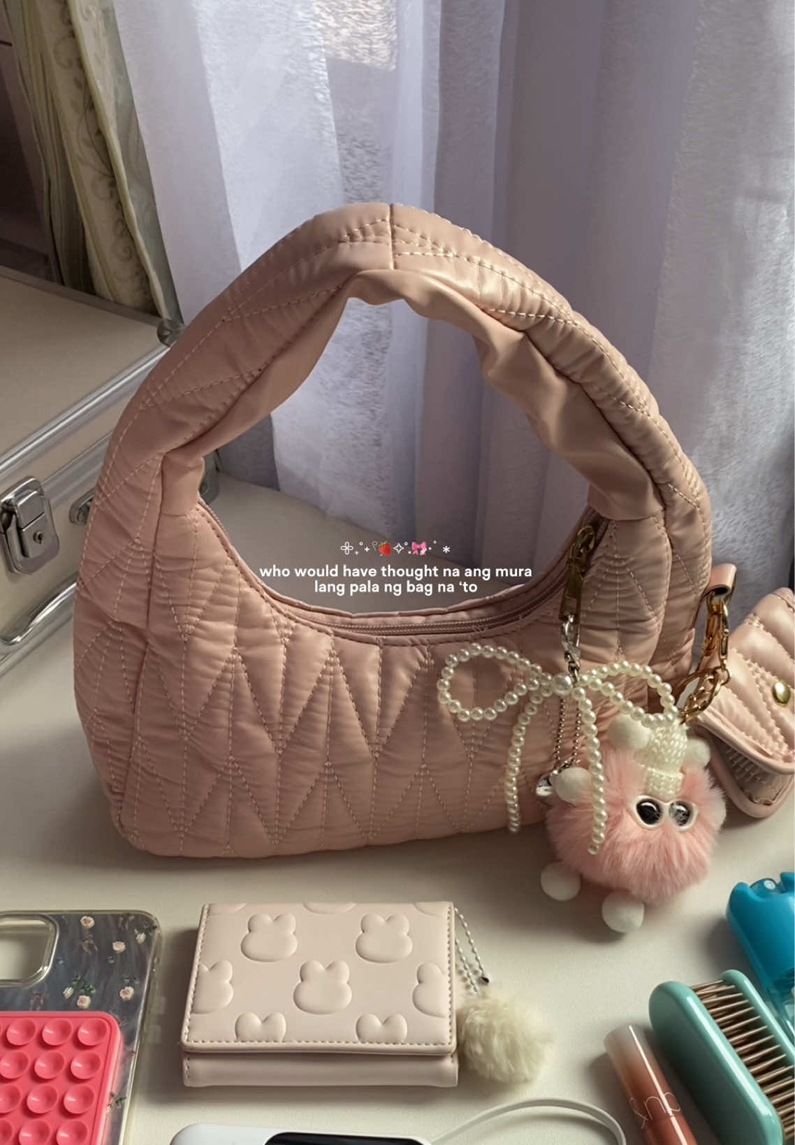 can’t believe na ang mura lng ng bag na ‘to, ang ganda ng quality!! 🥹🧸🌷 #mumuselect #hobobag #shoulderbag #womensbag #kilibag #pinkshoulderbag #bagrecommendation 