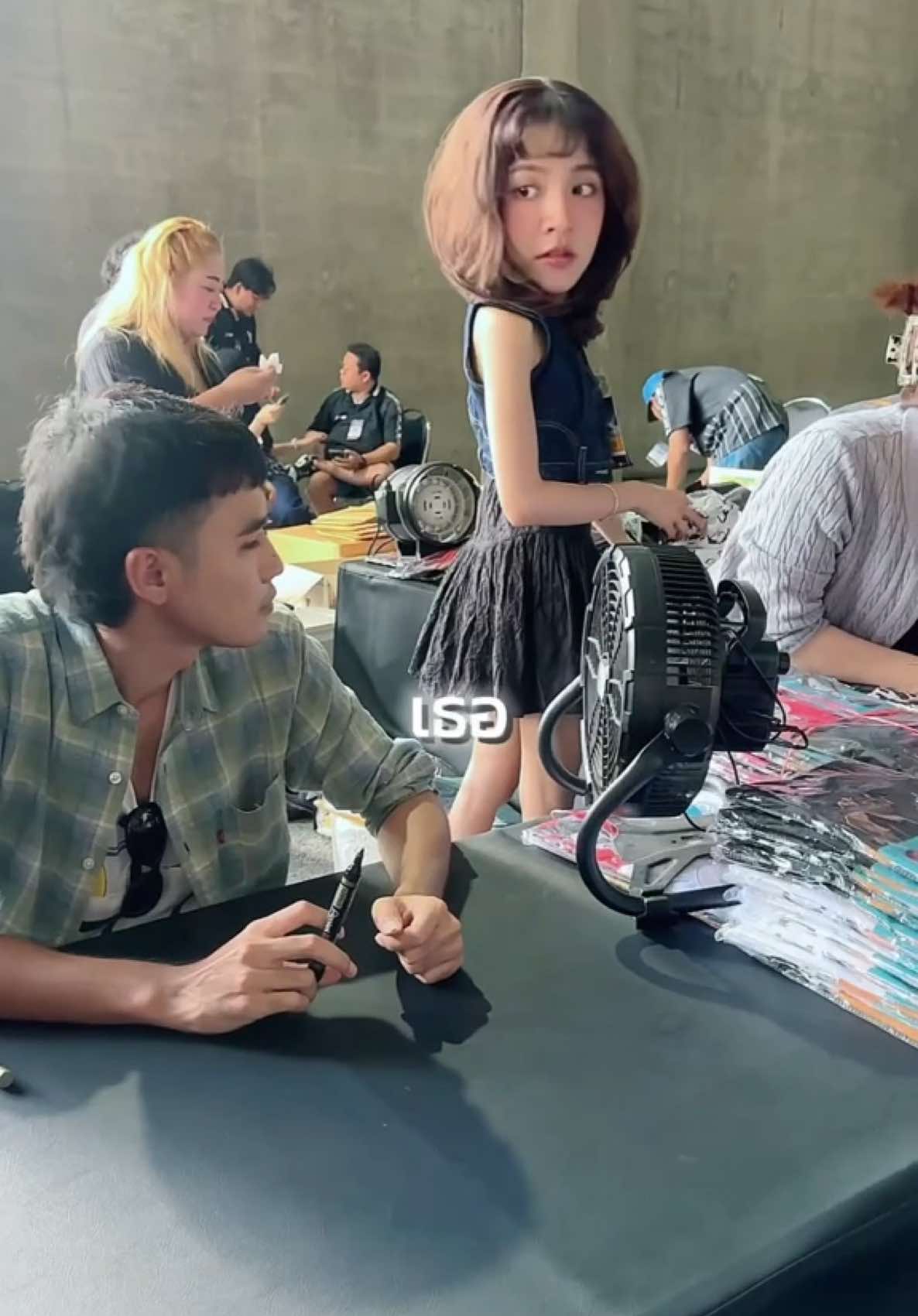 ก็เธอหน่ะน่ารักเกิน เกินใจจะทนไหว 💕 Joey Phuwasit x GFEST MARATHON CONCERT 2025 10 สิงหาคม 2568 Impact Arena เมืองทองธานี #JOEYPHUWASIT  #MarathonConcert2025 #JoeyPws #โจอี้ภูวศิษฐ์ #JayTstyle #JaneHoho #JaneNelinya #เจนเนลินญาน์ #เนลินญาน์ #เป็นพิรุธของโจอี้ #พิรุธ #ด้อมตะวันทอแสง #เทรนด์วันนี้ #tiktoktrending #Love #creatorsearchinsights #ฟีดดดシ   @MouyLek🌈 