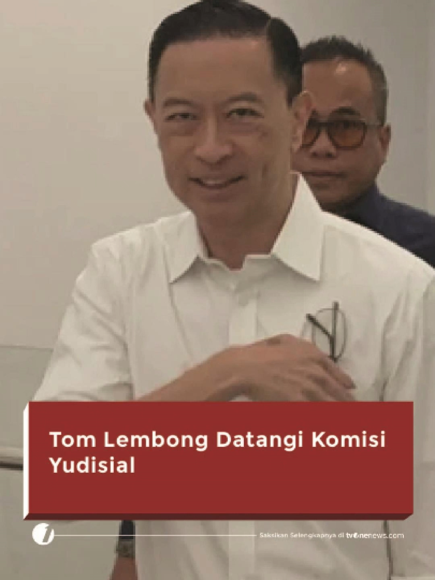 Mantan Menteri Perdagangan Tom Lembong hari ini, Senin, 11 Agustus 2025, mendatangi kantor Komisi Yudisial (KY) di Jakarta Pusat. Usai menerima abolisi dari Presiden Prabowo Subianto, Tom menyatakan kedatangannya sebagai bentuk dorongan terhadap perbaikan hukum di Indonesia serta upaya mengunggah nurani para pejabat hukum. Mantan Menteri Perdagangan Thomas Trikasih Lembong atau Tom Lembong menyambangi Kantor KY pada hari ini sekitar pukul 09.50 WIB. Tom menyebut kunjungannya ke Komisi Yudisial bertujuan untuk mendorong perbaikan hukum di Indonesia usai dirinya menerima abolisi dari Presiden Prabowo Subianto. Simak video selengkapnya hanya di https://shorturl.bz/xmg #HardNews_Hukum #FlashOne #CariBeritaditvOne #TomLembong #KomisiYudisial #FO02