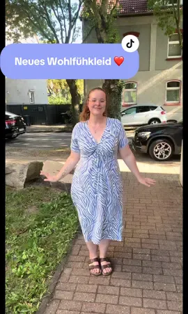Hab’ nen Zebrastreifen geklaut und in mein Wohlfühlkleid verwandelt 🦓💜💙 Sorry, not sorry ✂️✨ Hashtags (direkt kopierbar): #diyfashion #selbstgenäht #nähenmachtglücklich #handmadefashion #fashiontok #OOTD #outfitinspo #diyoutfit #handmadewithlove #nähen #sewingproject #outfitcheck #fashionlover #zebraprint #purplefashion #bluefashion #wohlfühloutfit #dresslover #nähenfüranfänger #sewingtiktok #fashionvibes #CapCut 