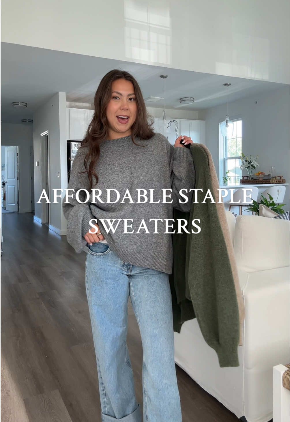 the perfect amount of oversized and baggy 🫶🏻🧺 #sweater #slouchysweater #oversizedsweater #basicsweater #fallsweaters #affordablesweaters #affordablefashion #fallfashion #fallfashiontrends #fallfashioninspo #fallfashionessentials #fashionessentials #tiktokshopcreatorpicks 