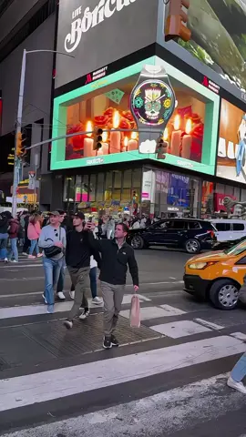 walking in new York City🗽 #newyorkcity #ForYou #NYCViews #NYCNight #USA #ExploreNYC #StreetView #ViralVideo #tiktok #CityThatNeverSleeps #NYCStreets 