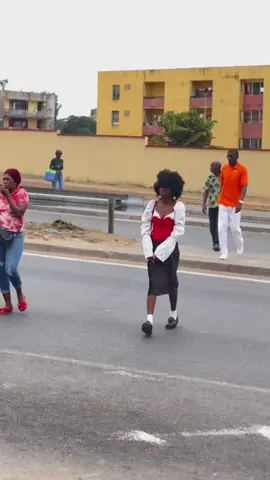 Hey il fait froid  en ce moment 🥶 #gabon🇬🇦 #libreville_gabon🇬🇦 #africa #outfit #style #partage 