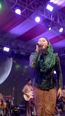 Bawalah Diriku Sayang ||Silvy Kumalasari ft Om Himawan - WULAN MERINDU  #wulanmerindu #silvykumalasari #silvykumalasari_real #silvykumalasariterbaru #omhimawan #himawanmusic #fyp #fypシ゚viral #foryou #music #dangdut #dangdutkoplo #dangdutviral #koplo #viral #laguviral #trending #musikviraltiktok #musikdangdut #n2dt #n2dtmusik 