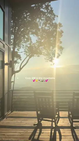 ☕ My peaceful morning routine surrounded by nature, coffee, and quiet mountain vibes 🌲🏔  #cabinlife #cozymorning #morningroutine #slowliving #morningaesthetic 