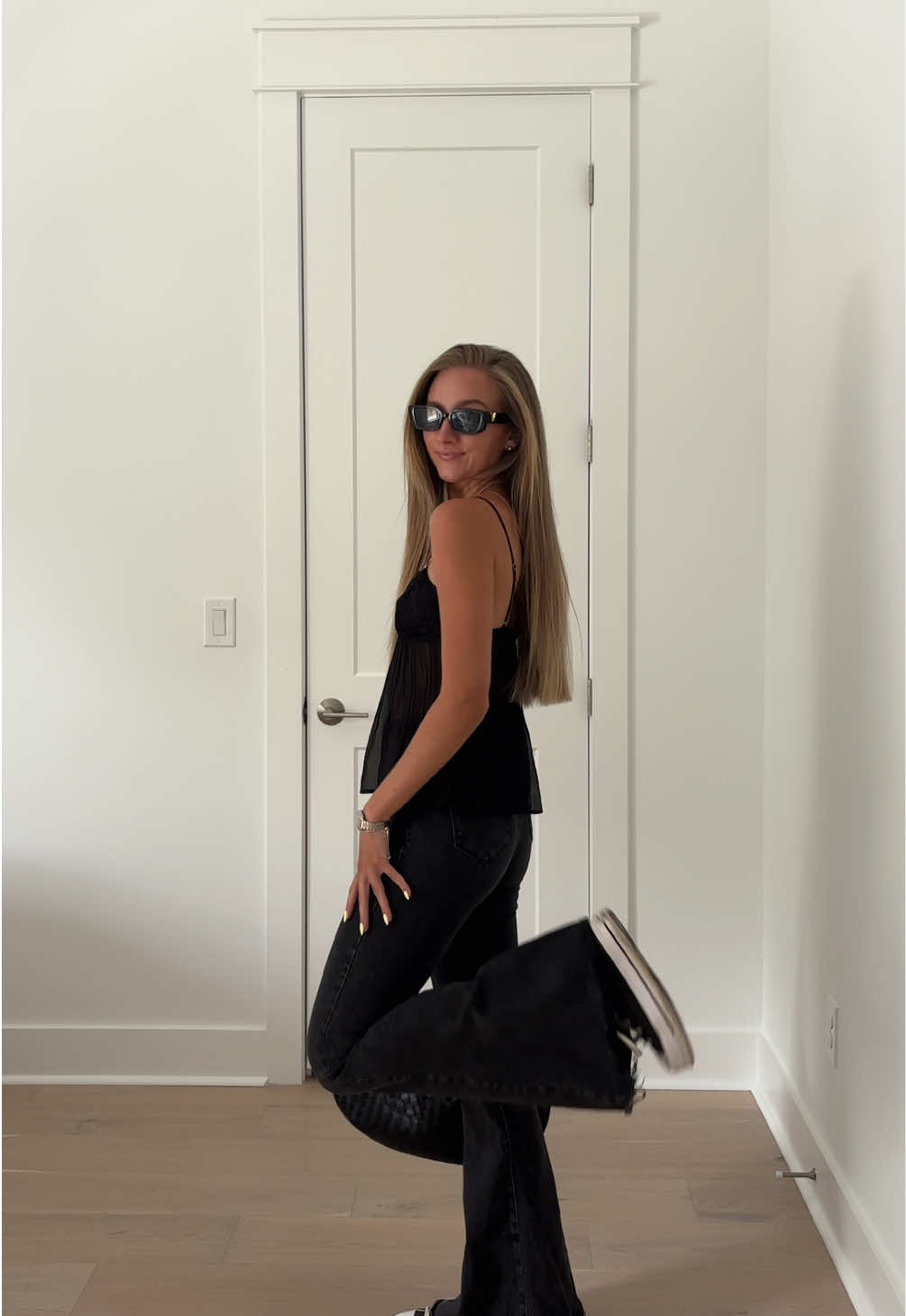 Me 🤝 an all black outfit  • • #allblack #casualoutfits #backtoschooloutfit #outfitinspo #OOTD 