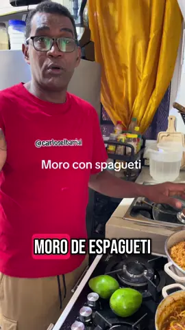 Aquí en le gusta el moro con spagueti #carloselbarial #videoviral #comemoroconespaguetis 