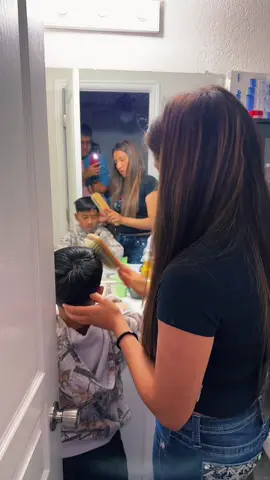 PRIMER DIA DE CLASES @Zayn Tiago 😎 @Rebeca lopez 🥰