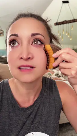 💆‍♀️Say goodbye to puffiness and hello to a sculpted, snatched face and Minutes! This Lymphatic Contour Face Brush brushe is the beauty secret going global – and it’s actually worth the hype.  🌟 designed to stimulate lymphatic drainage, reduce facial bloating, and enhance your natural contours – no needles, no filters, just real results. ✅Perfect for: De-puffing your face naturally  Sculpting jawline & cheekbones  Boosting circulation & glow Morning & night massage  Prepping skin before makeup #LymphaticDrainage ##FaceMassage##JawLineCheck##ContourHack##TikTokMadeMeBuyIt##facecontour##skintok##GlowUp##selfcaretools##beautytips