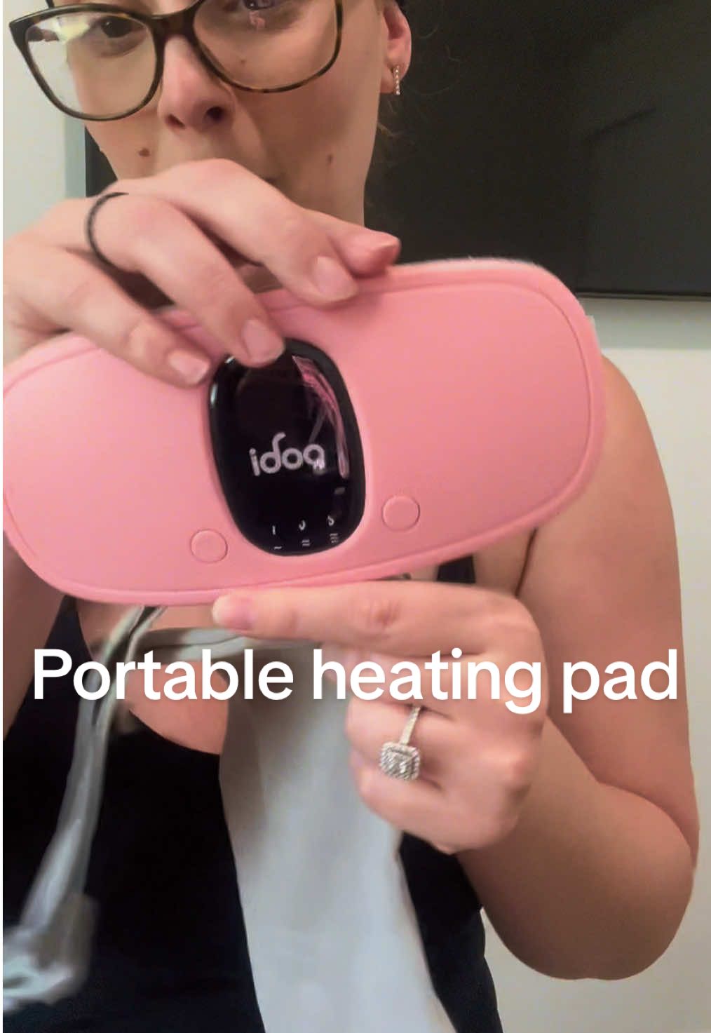 10/10 . This is for my girlies with really bad menstrual cramps!  #periodcramps #heatingpad #portableheatingpad #girls #olebrandselect 
