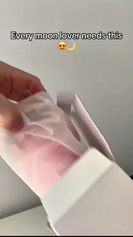 I love watching to the moon 🥹🌙 #lamp#nightlamp#lighthouse#decorideas#moonprojector 