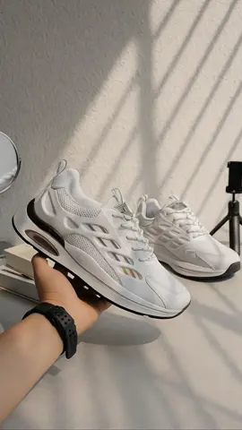 rekomendasi sepatu sneaker cowok original dari Keeping#sepatupriaputih#sepatusneakers #sepatuolahraga #sepatumurah #viral #fyp 