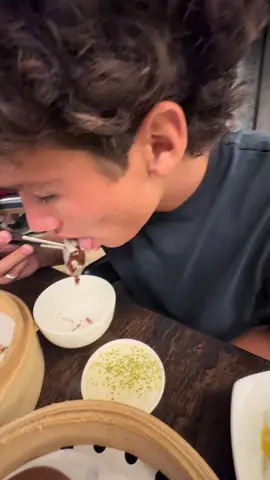 He’s so scary omg @noahnishon #dintaifung 