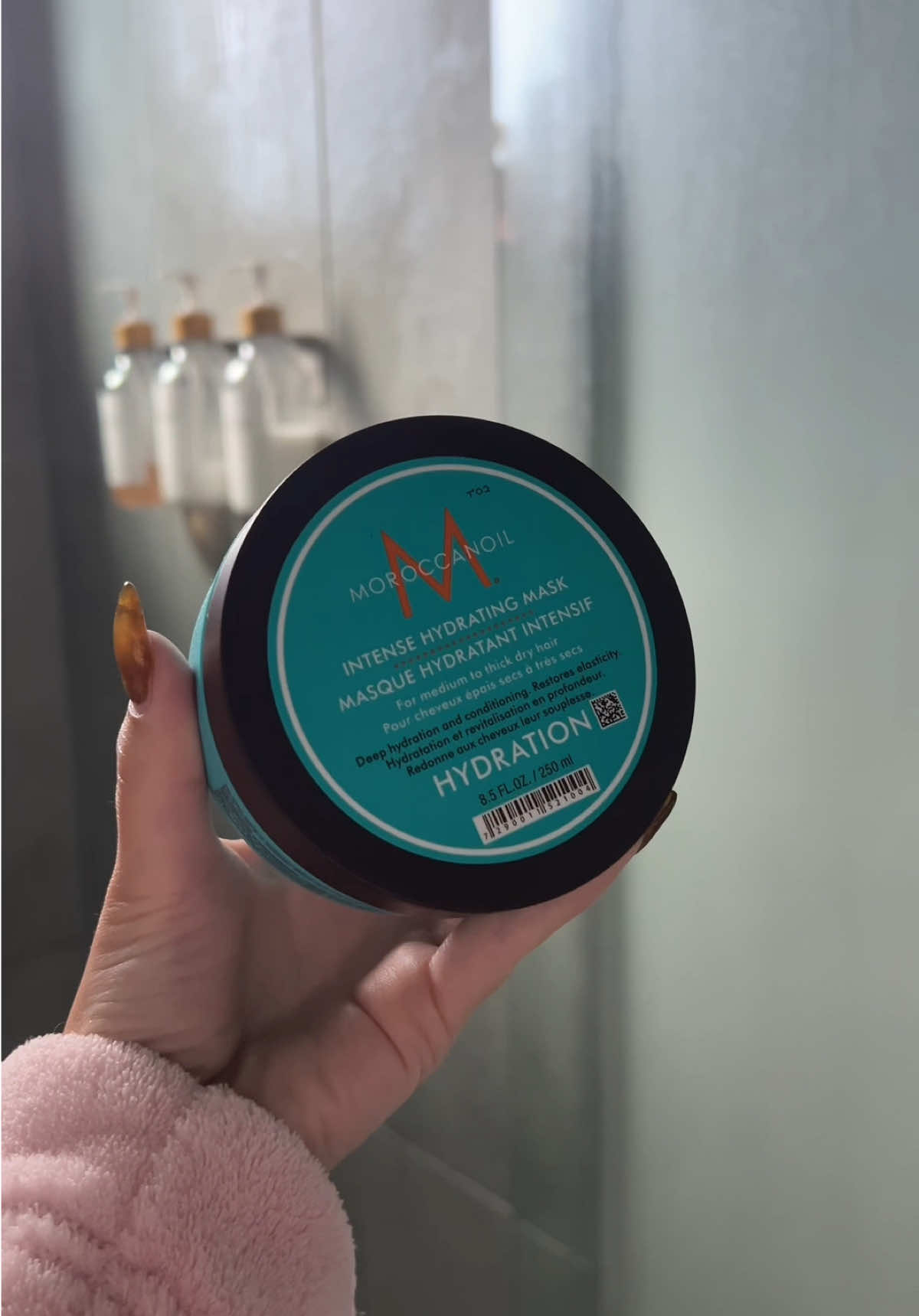 Probando la mascarilla Moroccanoil HYDRATION 💆‍♀️💙 Mi cabello quedó suave, brillante y con un aroma increíble🫶🏻 amando esta nueva mascarilla @Moroccanoil  #Moroccanoil #HydrationHairMask #HairCareRoutine #CabelloSano #BrilloIntenso #HairTok #CabelloPerfecto #HairTransformation #SelfCareDay #MascarillaCapilar #BeautyTok #HydrationGoals #HairMask #moroccanoilmask #moroccanoilshine 