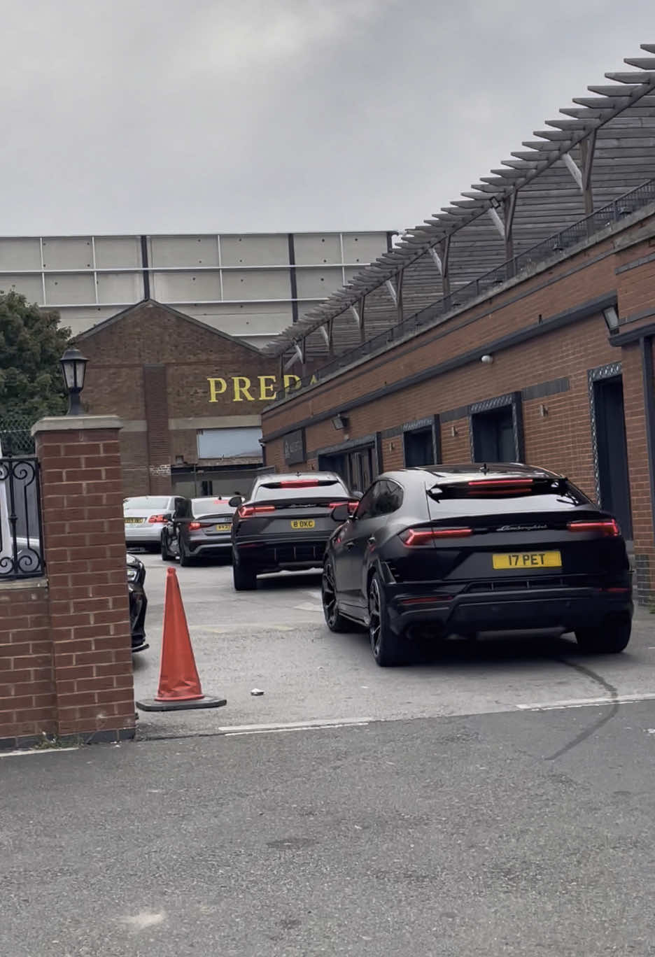 💫Luxury Chauffeur Service  💍Wedding | Event | Proms | Shoots  🌎Corporate Travel | Music Shoots  📍UK Coverage  📞07920203939 📨DM for enquiries  #rchauffeurs #fyp #raj_chauffeurs #fyp 