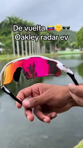 Delivery en Caracas y envíos a nivel nacional 🇻🇪📦 IG: cariverun 🌞 Precio : 8250 bs❗️❗️.        #viral #oakleyradarev #oakleyvenezuela #lentesseportivos #Running #caracas