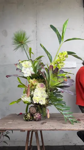 Its Not Clocking To You?? She Don’t Want Daisies… 🌸🌸