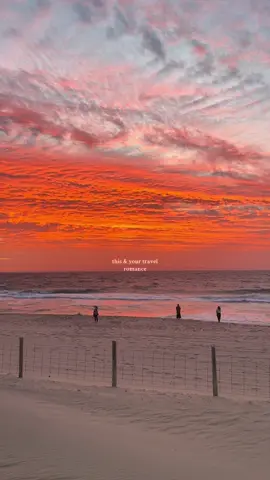 dreamy.  #sunsetlover #travelromance #australia #travel 