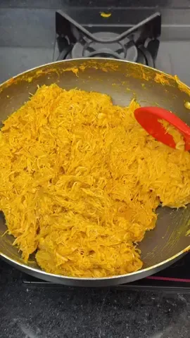 Recheio de frango cremoso que usei pra rechear o pão de batata  #receita #culinaria #recheiodefrango 