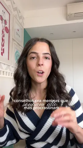 Oque vocês acham sobre isso de sonhar “alto demais?” Deixei aqui conselhos que eu AMARIA ter recebido quando era mais nova, como uma menina super ambiciosa e sonhadora, mas presa na preguiça!💗 . . . . . . #beautyandbrains #conselho #vidadossonhos #pinterest #sonharalto #procrastination 
