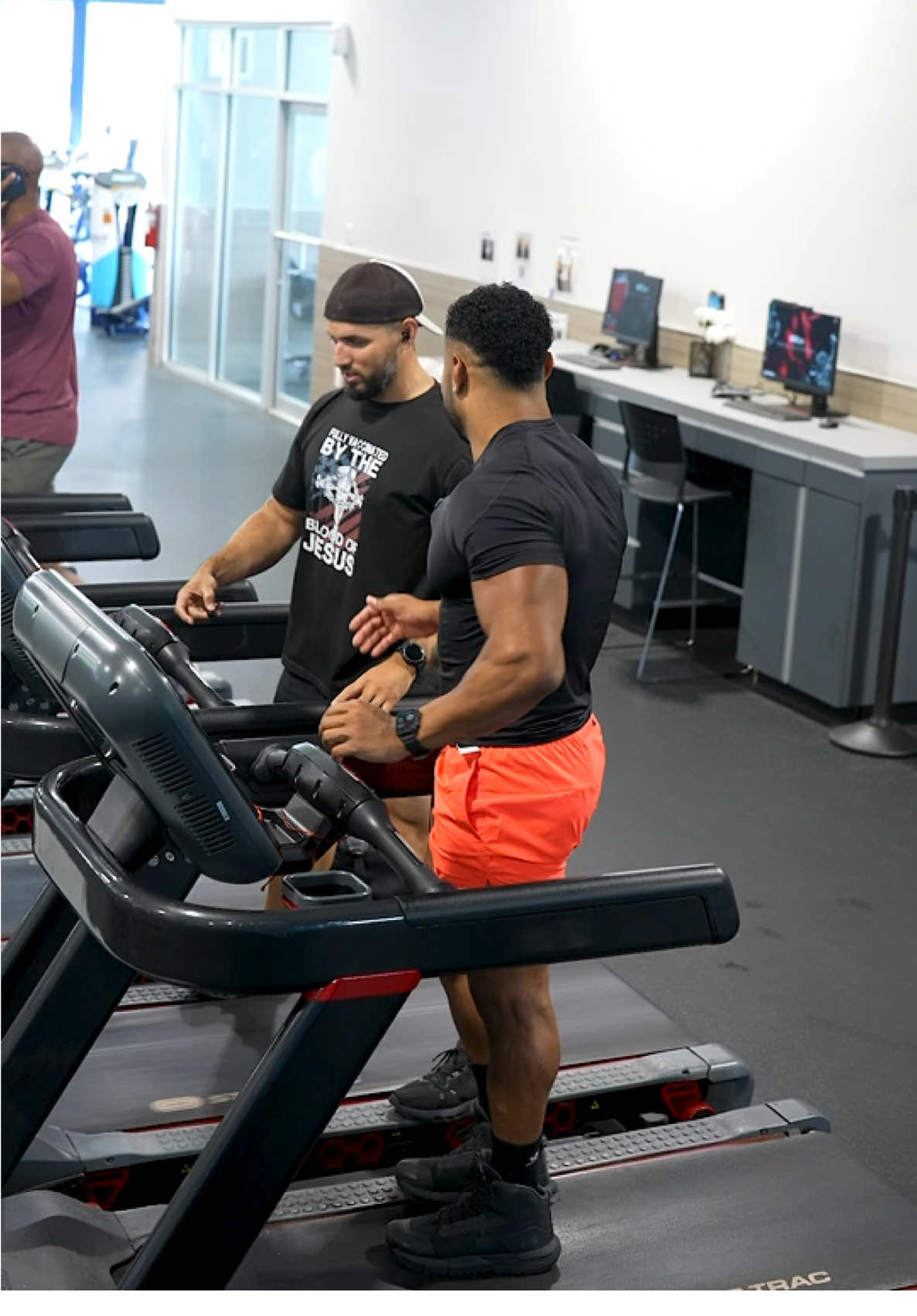 He just happened to actually know me from social media.  I can’t wait to share with you guys our conversation.  A man of faith.  Extremely motivated.  Humble human.  I’m just being the coach that God put me down here to be.  Online or in person. I want real connections like this.  I want real impact.  I want real coaching.   #fitnesscoach #ﬁtnessmotivation #workoutpartner #workoutmotivation