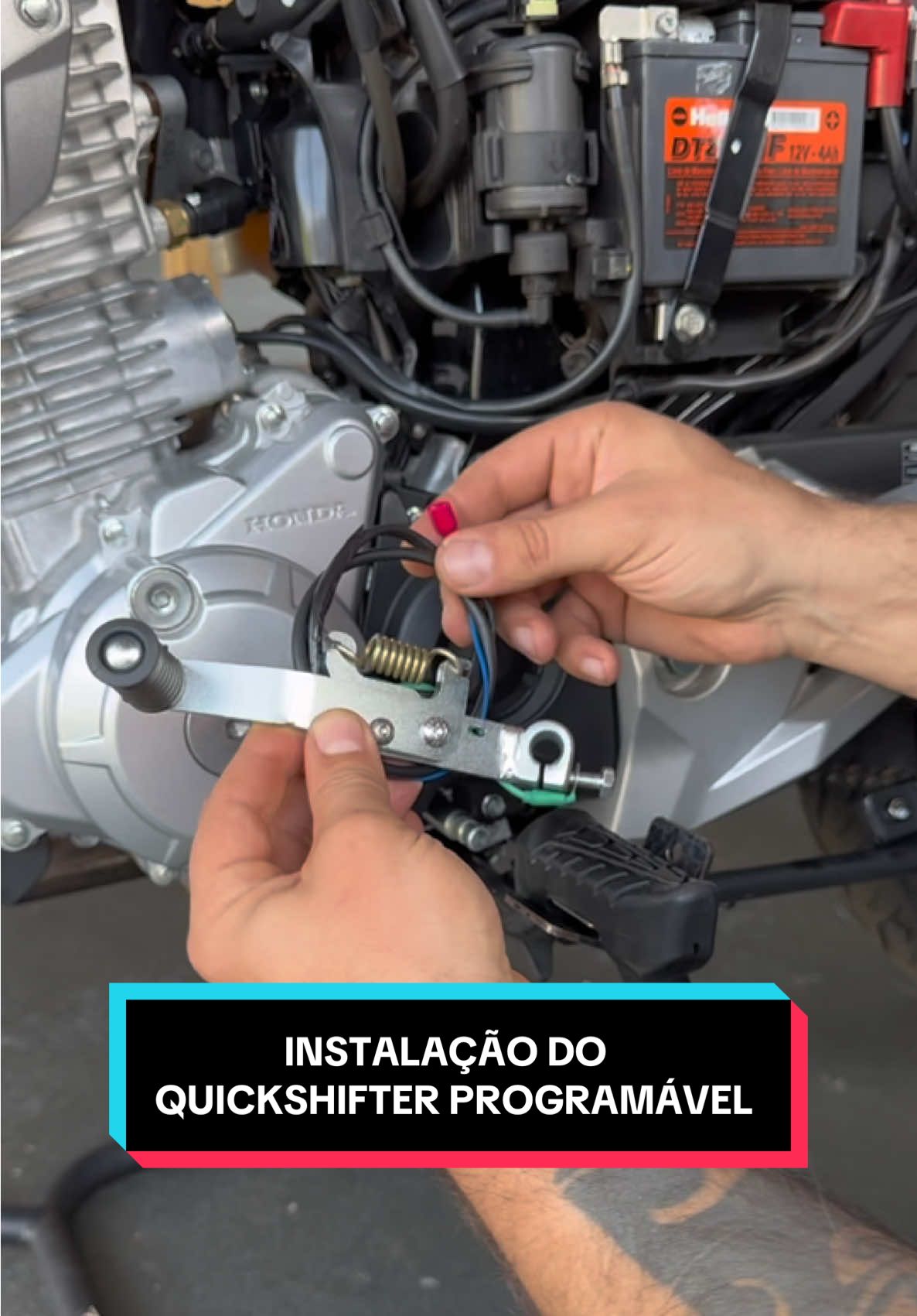 COMO INSTALAR QUICKSHIFTER NA FAN 160 🔥 Salve galera 🫡 Essa é a instalação passo a passo do quickshifter com central programável da @Scalla Performance Parts na fan 160 2024 lembrando que esse quick tem pra motos injetadas e pra motos carburadas tbm 🔥 #mayconaragao #dicas #moto #top #honda #pecas #acessorios #quick #scalla #scallaperformanceparts #1 #carburada #injetada #fan #160 #2 #160cc #150 #150cc #titan #start #motorcycle #bike #quickshifter #3 #maycon #marcha #embreagem #4 
