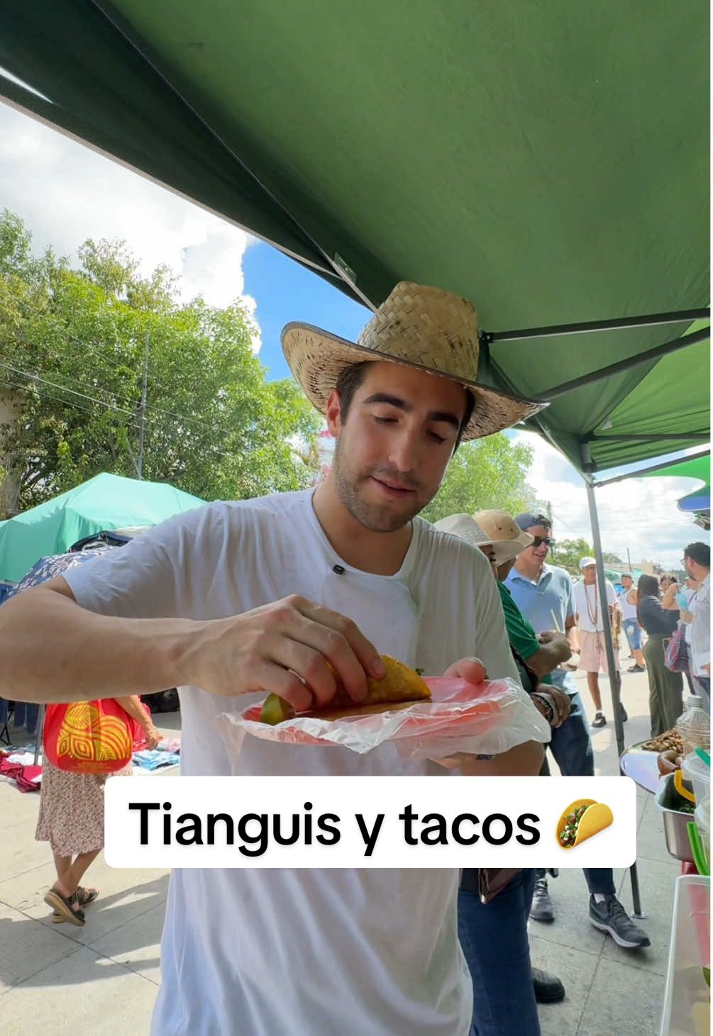 Sin duda los mejores tacos de Cancún están en los tianguis 👌🌮 #tianguis #tacos #fyp #cancún #recorrido