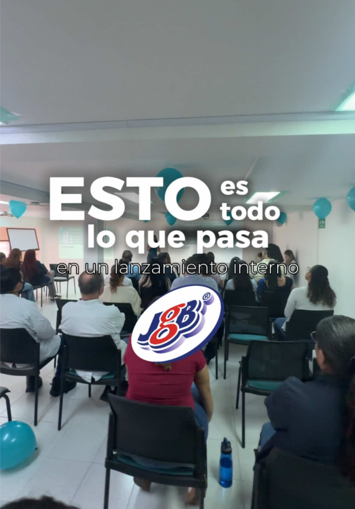 En JGB, cada lanzamiento comienza con un equipo que lo vive desde adentro🙌🏻. Aprendemos, competimos, nos divertimos y, lo mejor de todo, lanzamos algo que cambiará tu día a día✨. ¿El producto?👀 ¡Lo descubrirás pronto!🤩 Lo único que podemos asegurar es que será tu nuevo favorito💙. #lanzamiento #interno #nuevoproducto #comingsoon #bienestarysalud #jgb #colombia #cali #productofavorito 