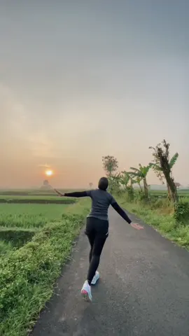 Bangun pagi + lari + vibes pedesaan💗  #Running #fyp #fypシ゚ 