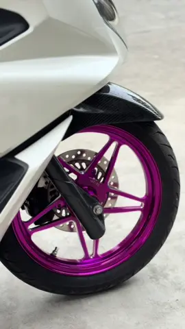 SOOOO POGI 🩷🩷 #bomx #pcx160 #pcxwhite #grouppcxphilipines #bomxmags 