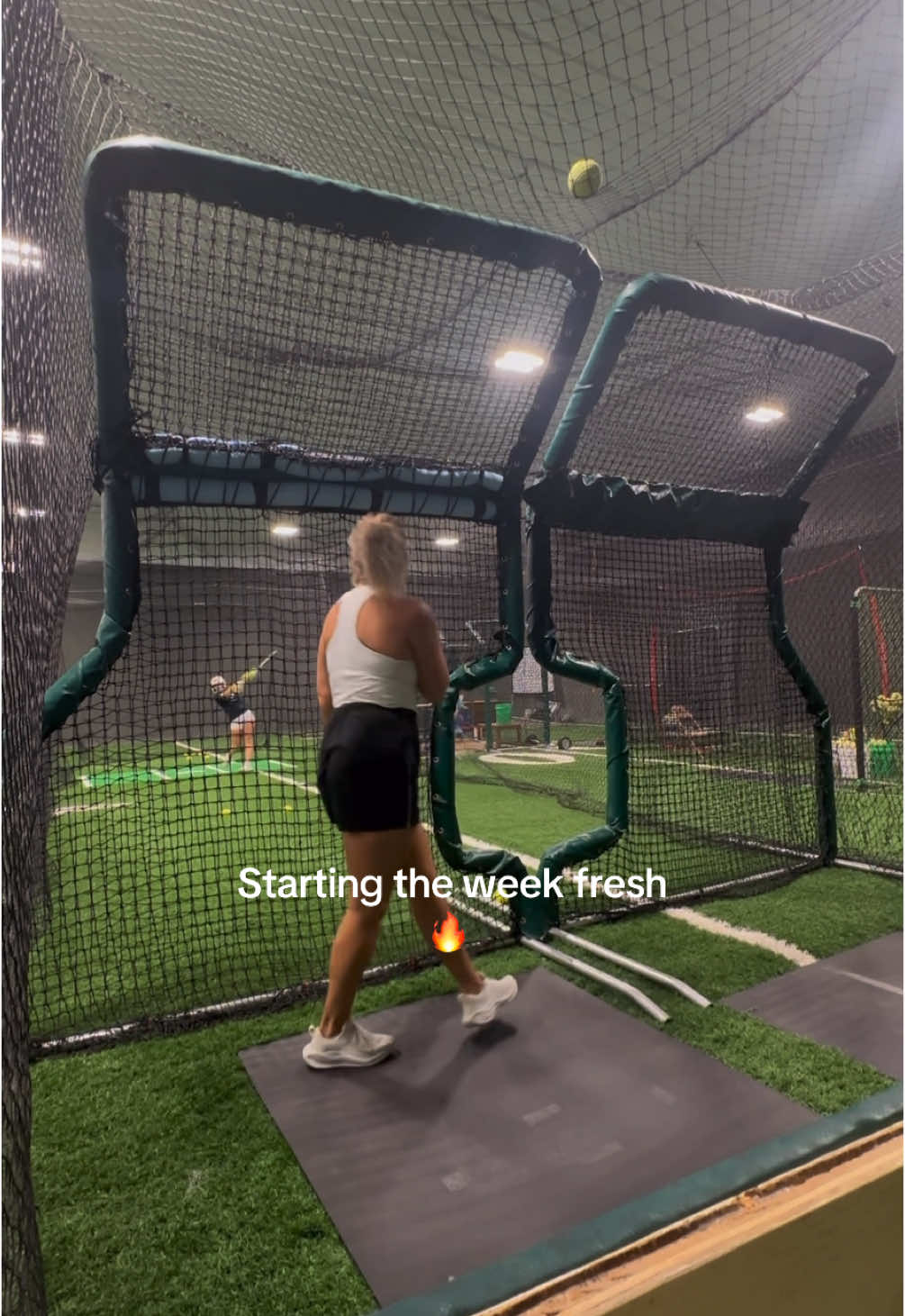 New week - let’s gettttt it #workout #hitting #softball #lessons #collegesoftball 