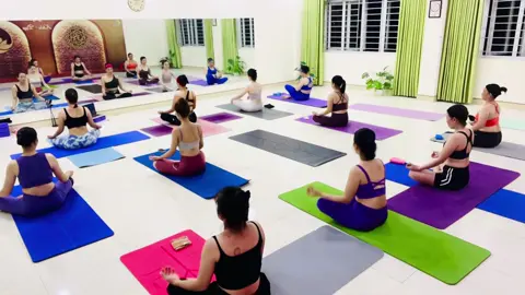 #yoga #Lơpsieuyeu #tichcucmoingay “Mỗi ngày một chút Yoga – Thở – Thiền, cơ thể nhẹ nhàng, tâm trí an yên.”