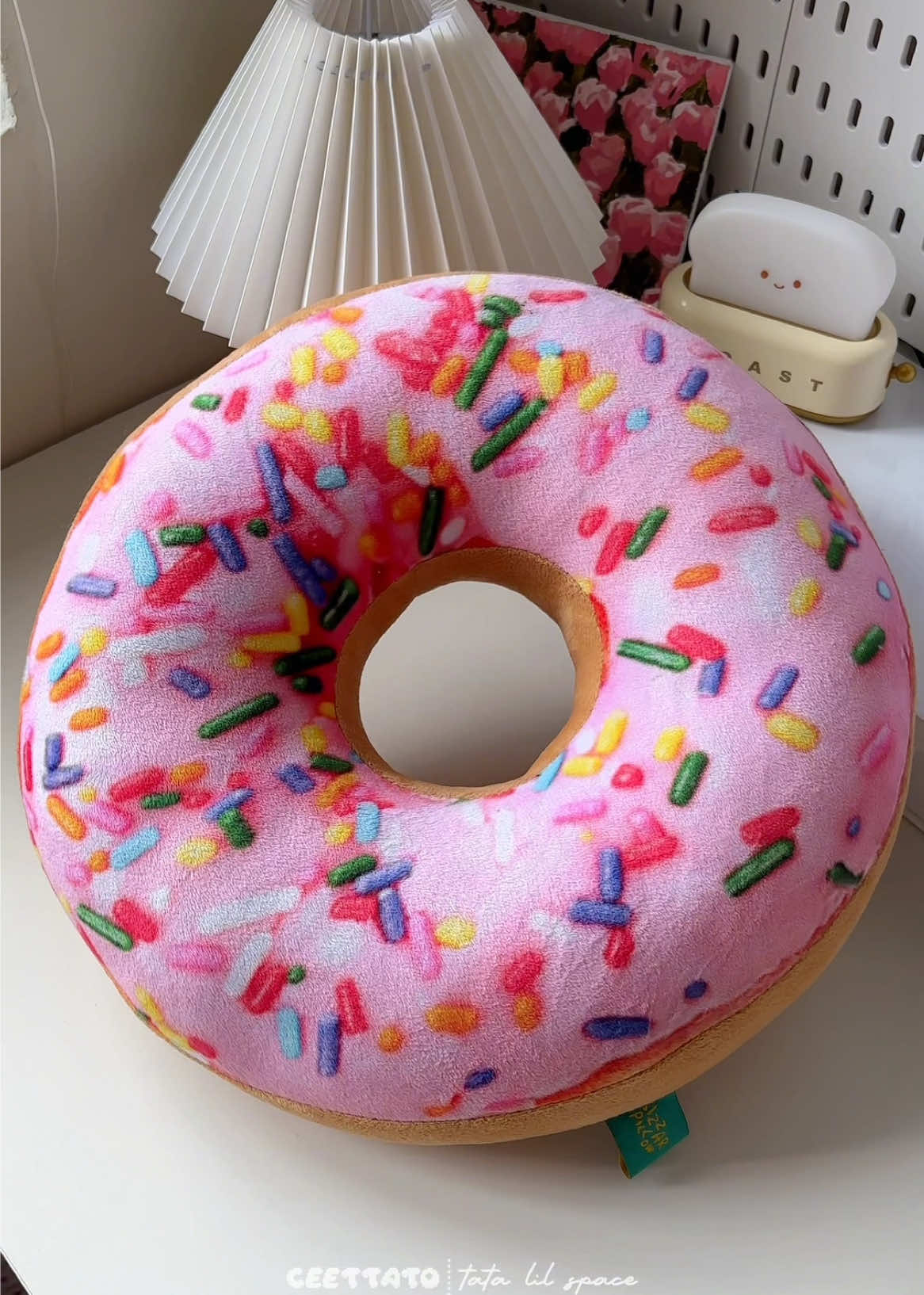 bantal donat gemoooooy😭😭😭🫶🏻🫶🏻 #bantaldonat #bantalkarakter #donatviral #bizzarpillow #bantalmurah 