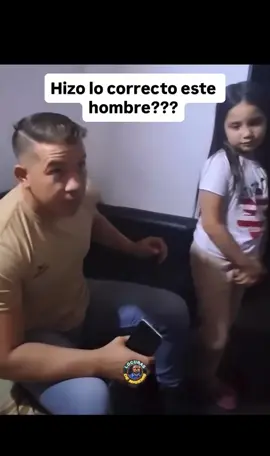 Que hubieras hecho? 🔥 Deja tu comentario 👀 Los leo... 🎥 ESCENA POLÉMICA 🎥 Madre soltera presenta a su nuevo novio. La hija de 8 años se sienta en las piernas del hombre. Él la levanta y le dice: —“No está bien que te sientes así”. 💥 Aquí está la verdad que nadie quiere decir: 	•	Muchas madres solteras meten hombres en su casa sin pensar en los límites ni en la seguridad de sus hijos. 	•	Luego, si pasa algo grave, se victimizan y culpan al hombre. 	•	Y peor aún, hay betas y simps que aceptan meterse en relaciones donde nunca serán la prioridad, porque la prioridad siempre será el hijo de otro. ⚠️ Error fatal: mantener y criar hijos que no son tuyos, mantener el resultado del semen de otro hombre mientras sacrificas tu tiempo, tu dinero y tu energía. ⚠️ Vivimos en una época donde un solo malentendido puede arruinarle la vida a un hombre. Un hombre de alto valor marca límites, no acepta ser segundo plato y jamás carga con una responsabilidad que no le corresponde. 🚨 HOMBRES 🚨 Si quieres aprender a ser un hombre de alto valor y rodearte de otros que piensan igual, únete GRATIS por 24 horas a la única comunidad de seducción en WhatsApp. 📲 Toca el enlace de mi biografía antes de que se cierre el acceso. #Seducción #HombresDeAltoValor #EVAMubafex 