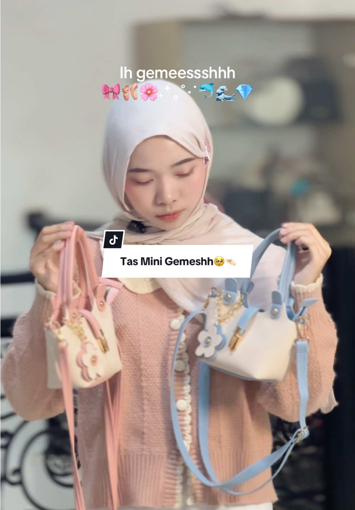 Outfit udah gemessh tas juga harus yang gemeshh gemeshh😋🤏🏻  #gemesh #launching #promospecial #diskontiktokshop #tasbaruharuka #newlaunch #comingsoon #tasmini #taskecil #foryoupage #taslucu #belilokal 