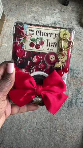 Went with a cherry color palette 🍒 #kindledecor #kindlegirlie #kindlestickers #kindlepaperwhite #kindle #BookTok #fyp #currentlyreading #bookworm #decoratemykindle #loveonthebrain 